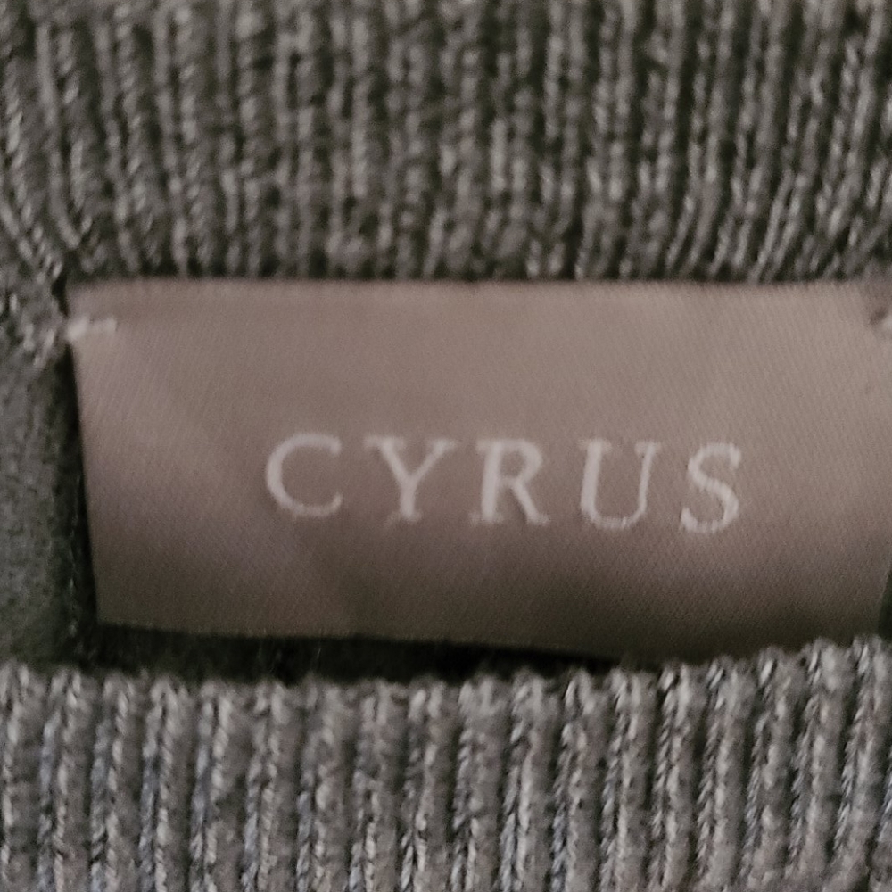 Grey shirt - Picture 2 of 4